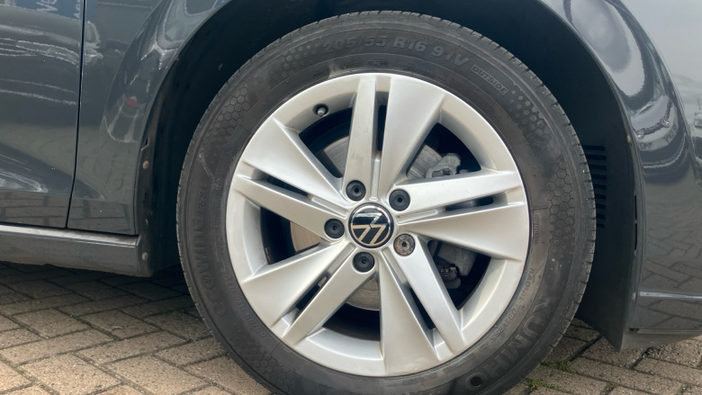 Volkswagen Golf 1.5 TSI 150 Life 5dr Petrol Hatchback